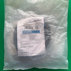 Cảm biến tiệm cận Omron E2E-X8MD1