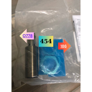 Cảm biến tiệm cận Omron E2B-M18KS08-M1-B2