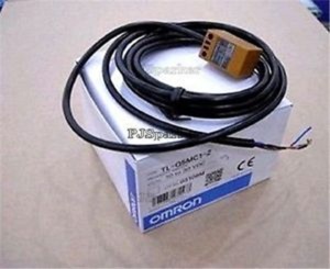 Cảm biến tiệm cận Omron TL-W5MD2-2M