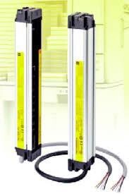 Cảm biến vùng Omron F3SJ-E0785P25