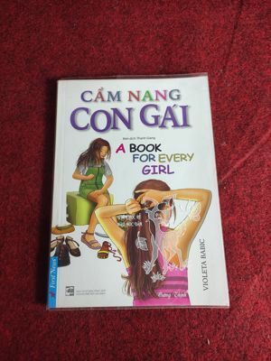 Cẩm nang con gái - Violeta Babíc