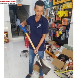 Cây xẻng bằng cán gỗ C-MART A0704S