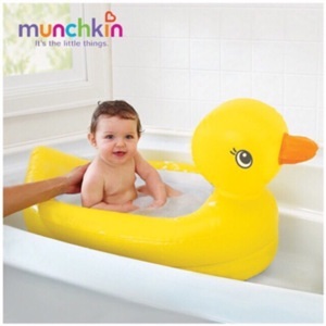 Chậu tắm phao hình con vịt Munchkin MK32201