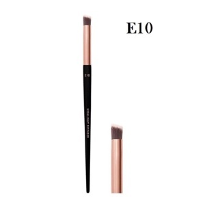 Cọ đánh phấn mắt Vacosi Makeup House E10