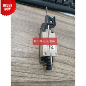 Công tắc hành trình Omron D4V-8107Z-N