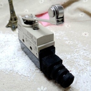 Công tắc hành trình Omron SHL-W2155