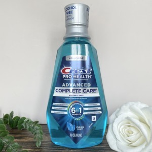 Crest 3D White Alcohol 237ml – Nước súc miệng giúp răng trắng sáng trong vòng 7 ngày