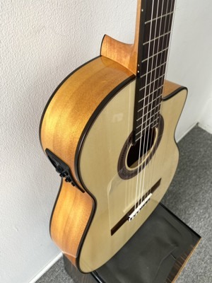 Đàn guitar classic Cordoba GK Studio