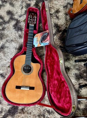 Đàn Guitar Classic Cordoba Orchestra CE