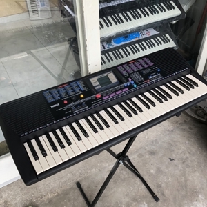 Đàn organ Yamaha PSR220