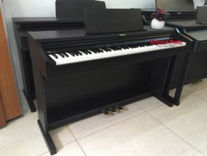 Đàn piano điện Roland Digital RP201