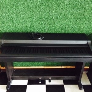 Đàn piano điện Yamaha CLP 121