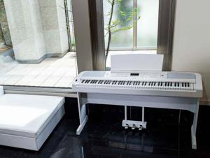 Đàn piano điện Yamaha DGX-670