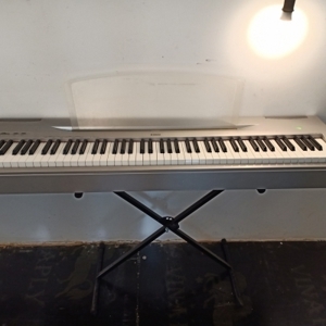 Đàn piano điện Yamaha YDP P60