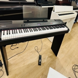 Đàn piano Roland FP-7