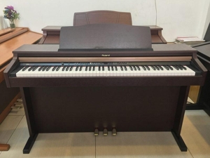Đàn piano Roland HP-103
