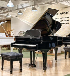 Đàn piano Yamaha C5E