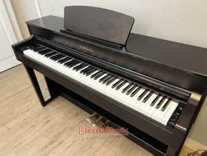 Đàn piano Yamaha CLP-635