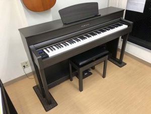 Đàn piano Yamaha CLP-635