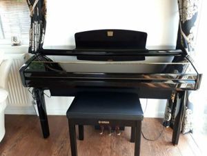 Đàn Piano Yamaha CVP-409 PE