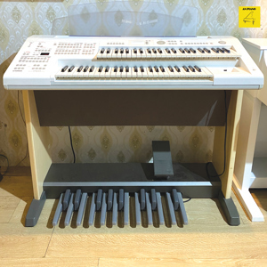 Đàn Piano Yamaha ELB-02