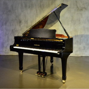 Đàn piano Yamaha G1B