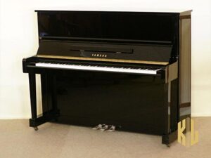 Đàn piano Yamaha MC10A