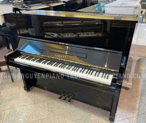 Đàn Piano Yamaha U2M