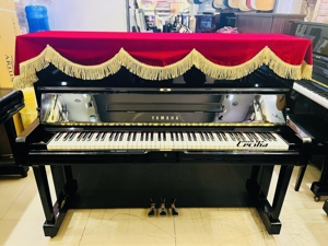 Đàn Piano Yamaha UX1