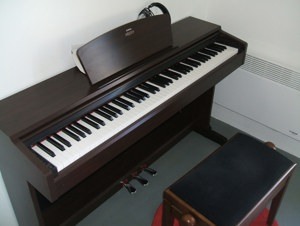 Đàn piano Yamaha YDP-140