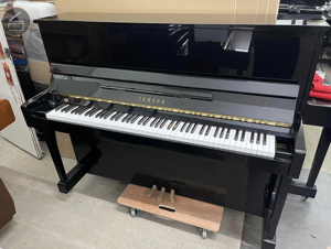 Đàn Piano Yamaha YM5