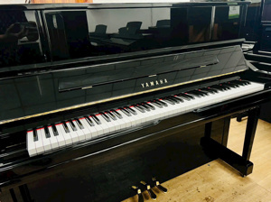 Đàn Piano Yamaha YU10