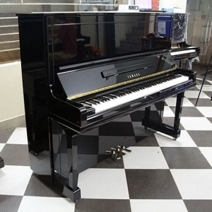 Đàn piano Yamaha YU30