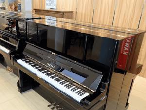 Đàn piano Yamaha YUX