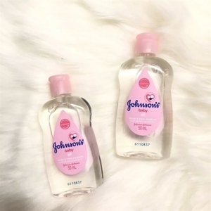Dầu massage dưỡng ẩm Johnson & Johnson - 50ml (3 tháng trở lên)