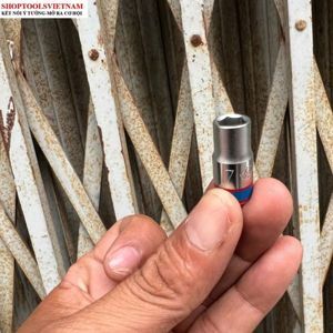 Đầu tuýp ngắn 1/4 inch lục giác 7mm Kingtony 233507M