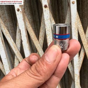 Đầu tuýp ngắn 1/4 inch lục giác 12mm Kingtony 233512M