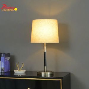 Đèn bàn hiện đại DB022