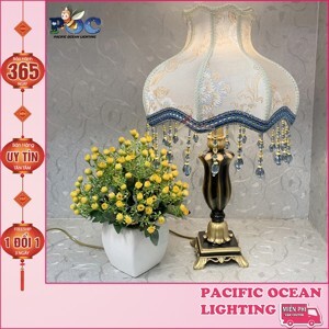 Đèn bàn tân cổ điển MB8359