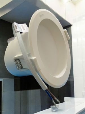 Đèn downlight viền lõm 20W 90° N03E0-1042 Simon