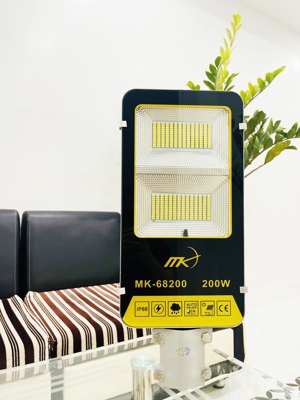 Đèn năng lượng mặt trời 200W MK Lighting MK-68200