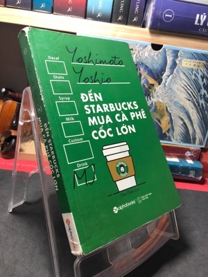 Đến Starbucks mua cà phê cốc lớn