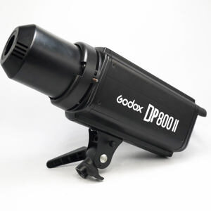 Đèn Studio Godox DP800II