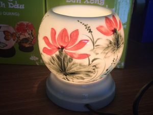 Đèn xông tinh dầu hoa sen