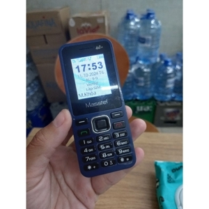 Điện thoại Masstel Izi 12 4G