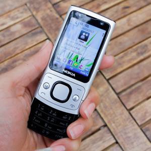 Điện thoại Nokia 6700 Slide