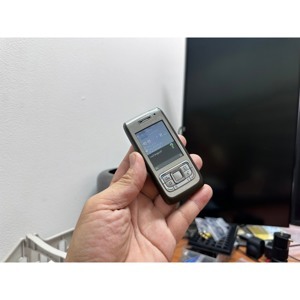 Điện thoại Nokia E65