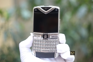 Điện thoại Vertu Constellation Quest - 8GB