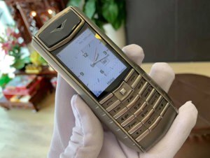 Điện thoại Vertu Ascent 2010