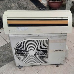 Điều hòa Toshiba 10000 BTU 1 chiều Inverter RAS-10SKCV (SACV) gas R-410